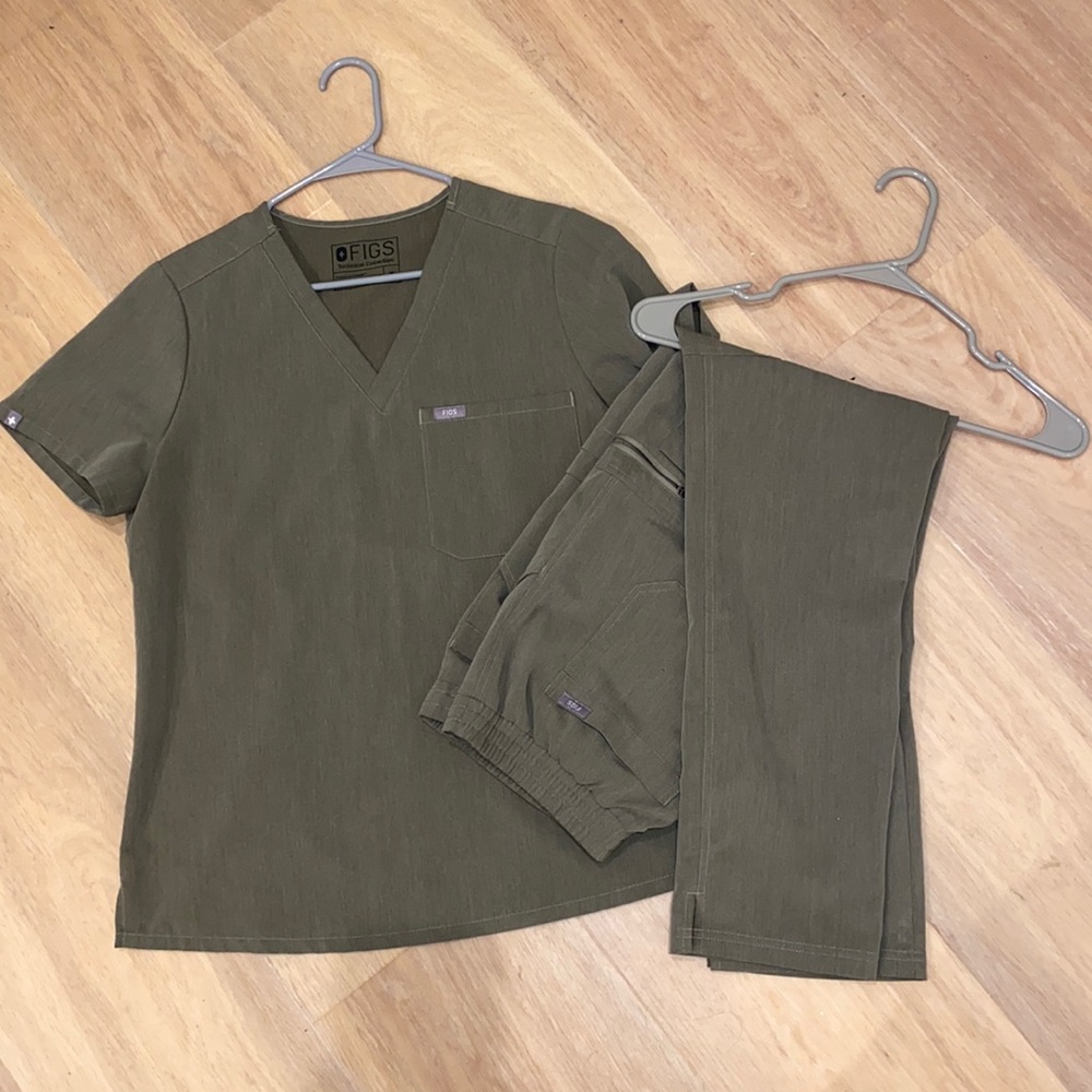 Heather olive green scrub set